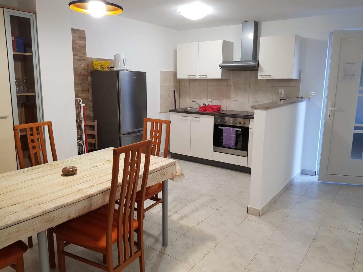 Apartment Natali เบรอเซส ภายนอก รูปภาพ