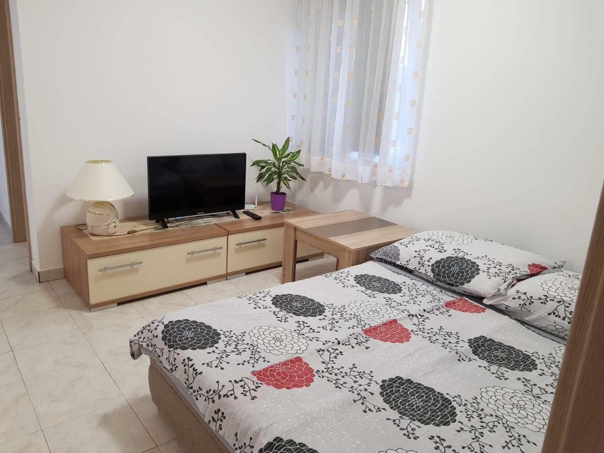 Apartment Natali เบรอเซส ภายนอก รูปภาพ