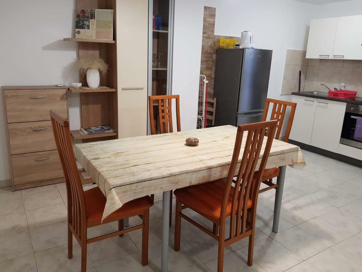 Apartment Natali เบรอเซส ภายนอก รูปภาพ