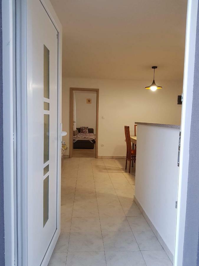 Apartment Natali เบรอเซส ภายนอก รูปภาพ
