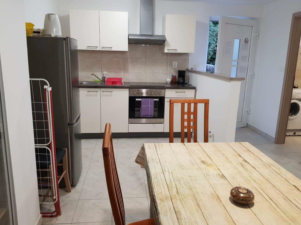 Apartment Natali เบรอเซส ภายนอก รูปภาพ