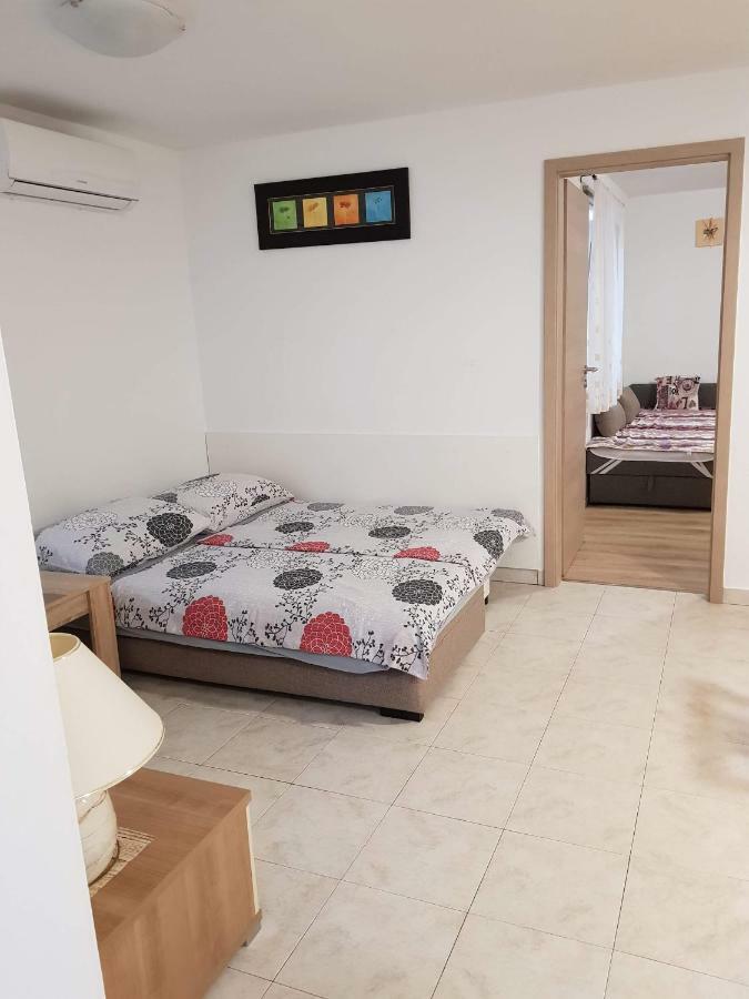 Apartment Natali เบรอเซส ภายนอก รูปภาพ