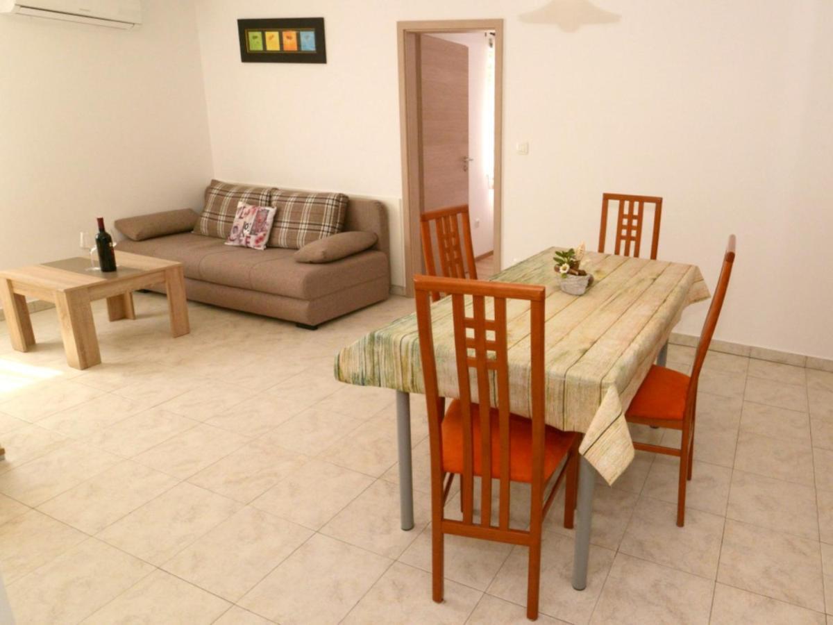 Apartment Natali เบรอเซส ภายนอก รูปภาพ